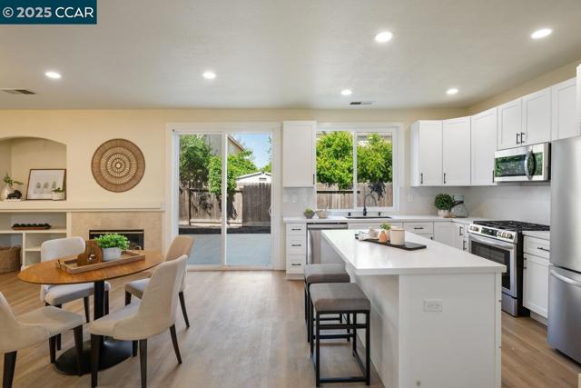 4107 Wheat Ct, Tracy CA: https://media.crmls.org/mediaz/3d9224a0-3f66-48e8-9995-5009579fffdc.jpg