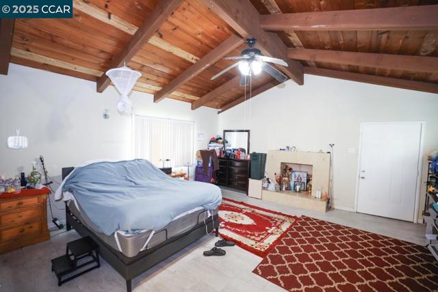 216 Suisun Ave, Rodeo CA: https://media.crmls.org/mediaz/3d929e70-536c-4065-b36e-ed46ba101bed.jpg