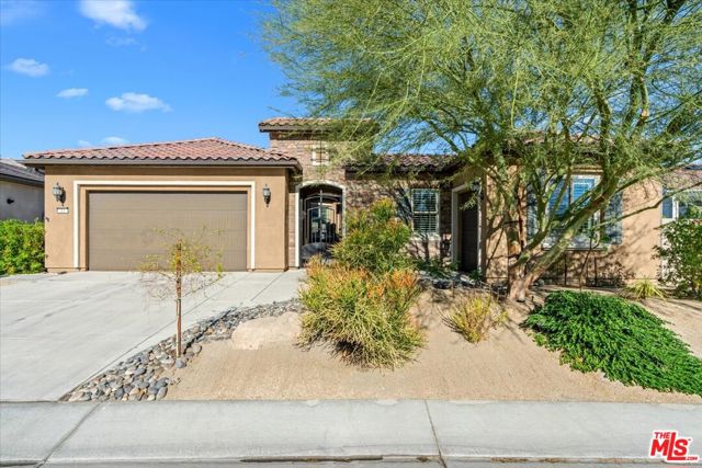 14 Merlot, Rancho Mirage CA: https://media.crmls.org/mediaz/3d933423-2504-4135-b8f4-0edadaf952d1.jpg