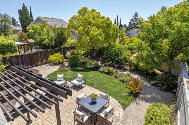 756 Davit Lane, Redwood City CA: https://media.crmls.org/mediaz/3d9363c4-85dc-4356-addf-d367449f15f2.jpg