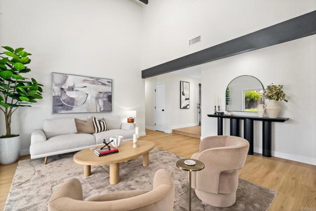 Detail Gallery Image 3 of 41 For 748 Granada Dr, Vista,  CA 92083 - 5 Beds | 2 Baths