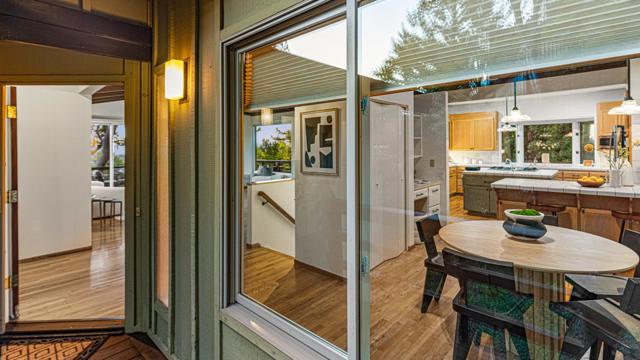 760 La Mesa Drive, Portola Valley CA: https://media.crmls.org/mediaz/3d939f90-386f-403d-a527-3ab77135a094.jpg