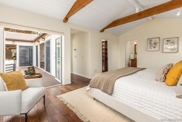 7940 La Jolla Shores Dr, La Jolla CA: https://media.crmls.org/mediaz/3d93c9d9-a8a4-4076-97ea-b764f2e2e36a.jpg