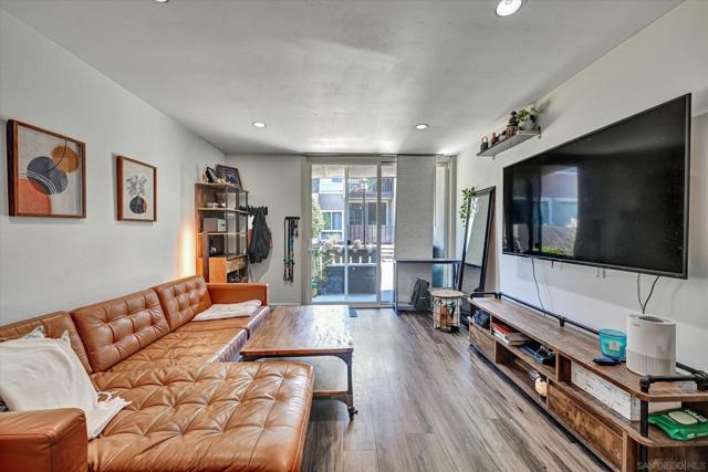 6333 Mount Ada, San Diego CA: https://media.crmls.org/mediaz/3d94202e-4d7f-46f6-ae4e-5ddbabe7bcde.jpg