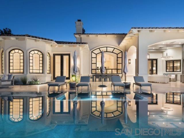 5986 Greensview Ct, Rancho Santa Fe CA: https://media.crmls.org/mediaz/3d944e4d-332c-4562-9288-45e8047b1a1c.jpg