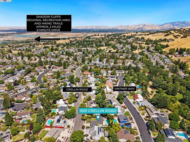 1001 Crellin Rd, Pleasanton CA: https://media.crmls.org/mediaz/3d94ad54-a13f-4004-9cec-6deadc268b75.jpg