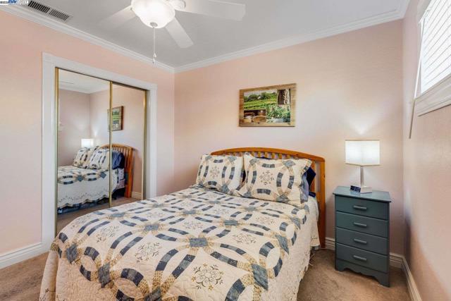2515 Crystal Dr, Santa Clara CA: https://media.crmls.org/mediaz/3d9513ba-8dbc-46cd-85ad-8d87b729b3f9.jpg