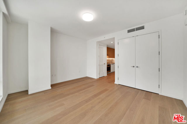 877 Francisco Street, Los Angeles CA: https://media.crmls.org/mediaz/3d959b69-177c-4a85-a0a6-538ce0cc4b77.jpg