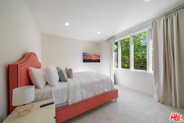 10148 Angelo Circle, Beverly Hills CA: https://media.crmls.org/mediaz/3d97a53a-869d-44ab-831e-dd4d85069fc7.jpg