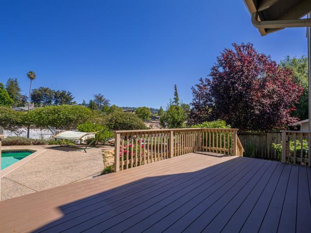 14 Sageland Court, Scotts Valley CA: https://media.crmls.org/mediaz/3d982fbd-5ffd-4c43-a399-352d78d42fb2.jpg