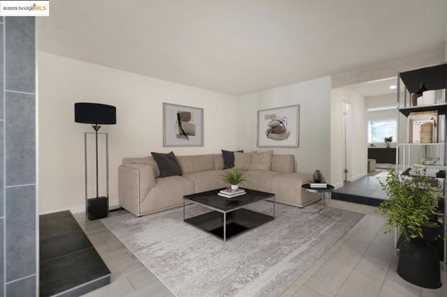 8711 Mountain Blvd, Oakland CA: https://media.crmls.org/mediaz/3d984e25-3535-4588-b860-57f23fa70baf.jpg