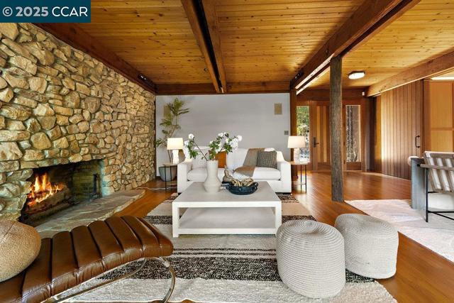 39 El Toyonal, Orinda CA: https://media.crmls.org/mediaz/3d98adc7-702b-4d3e-802f-17e1fc205aea.jpg