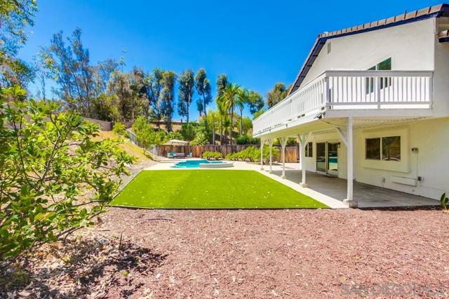 12709 Treeridge Ter, Poway CA: https://media.crmls.org/mediaz/3d991434-4aa7-4c88-83a9-ad6e10c20a15.jpg