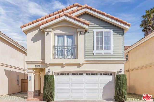 13743 Cordary Avenue, Hawthorne CA: https://media.crmls.org/mediaz/3d9a8008-d880-4539-812d-5cfb0e27acc4.jpg