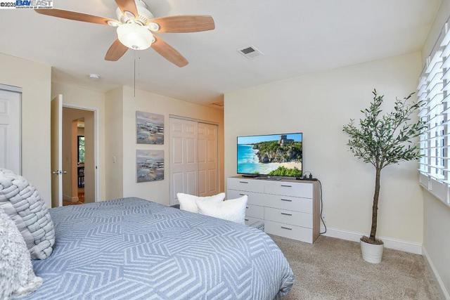 235 Via Pinada Ln, Martinez CA: https://media.crmls.org/mediaz/3d9bd9ca-cda8-414a-960e-de6069c47752.jpg