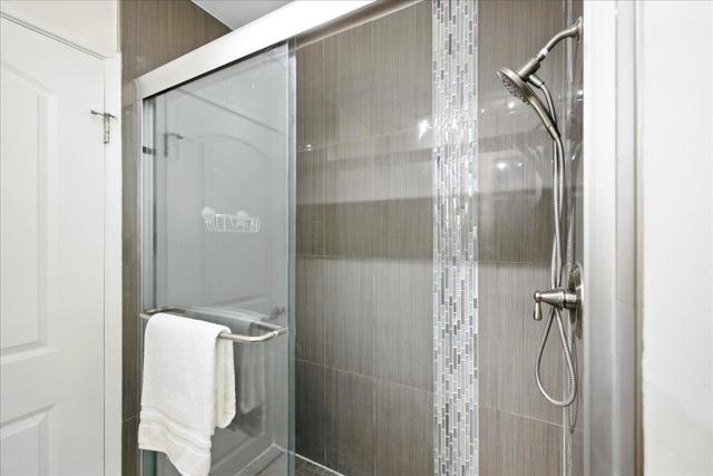 400 Davey Glen Road, Belmont CA: https://media.crmls.org/mediaz/3d9be674-2d74-461b-8186-9b443c266f0e.jpg