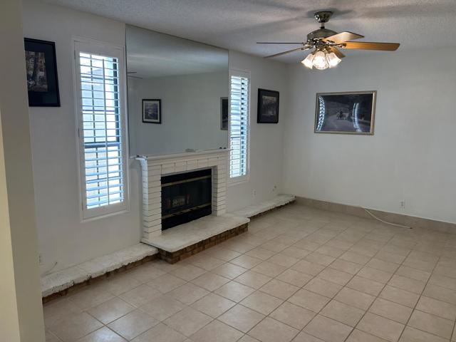 43705 Warner Trail, Palm Desert CA: https://media.crmls.org/mediaz/3d9c1086-7b6d-46c2-b5e4-2a4429aa0c08.jpg