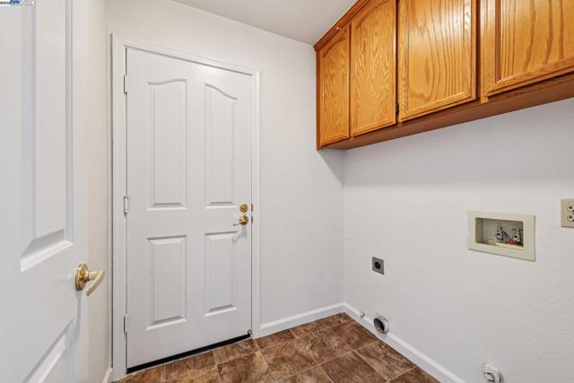 4415 Folsom Dr, Antioch CA: https://media.crmls.org/mediaz/3d9c4a39-1472-466c-9cb0-9547bda5fb49.jpg