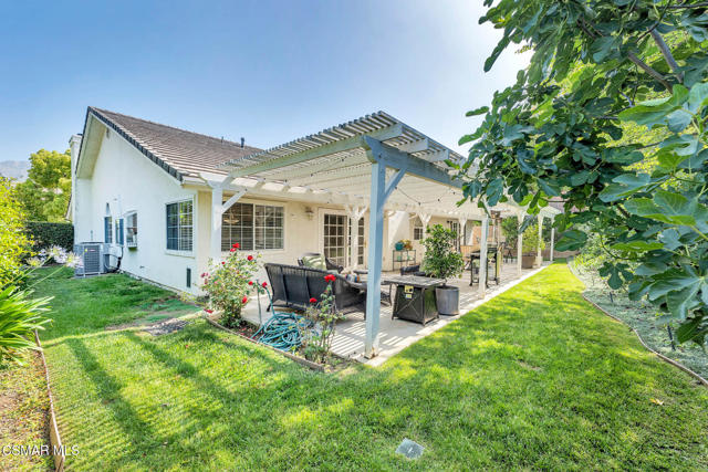 5050 Golden Nugget Way, Oak Park CA: https://media.crmls.org/mediaz/3d9cda80-297d-4135-9a5a-1cbfbf230373.jpg
