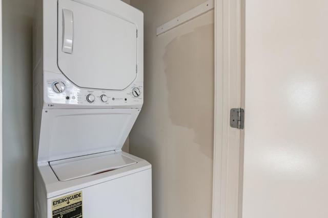1 Mandalay, South San Francisco CA: https://media.crmls.org/mediaz/3d9e7db6-9131-4eca-b655-f5afbcc008f6.jpg