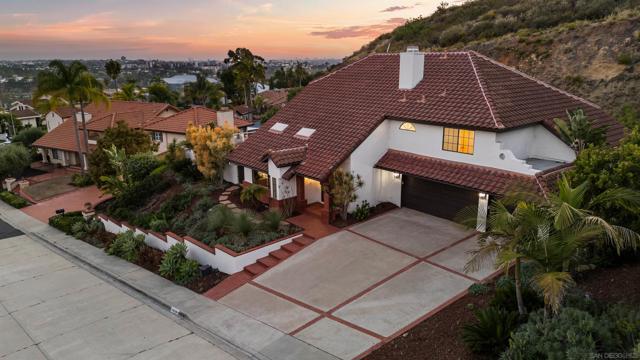 5838 Yokohama Ct, San Diego CA: https://media.crmls.org/mediaz/3d9f48f4-a032-41ff-9471-57e224196969.jpg