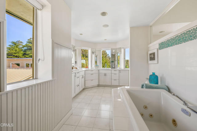 28651 S Highway 1, Point Arena CA: https://media.crmls.org/mediaz/3d9f69f3-c3bc-4d10-9f7d-a394e3b4f918.jpg