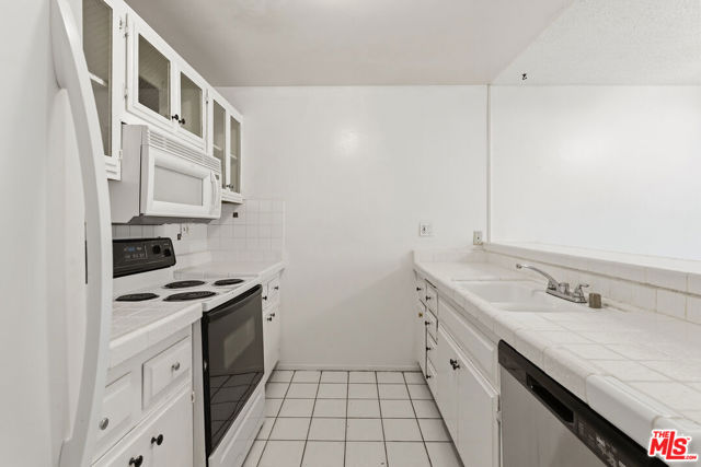 1 Bed Home for Sale in Los Angeles, California
