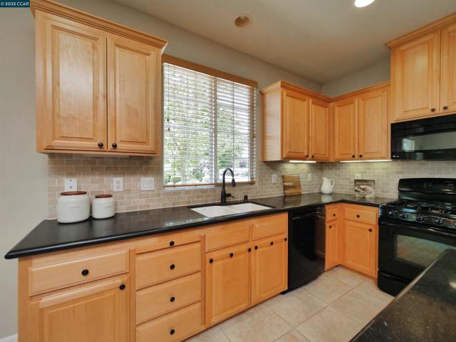 335 Suez Canal Lane, Sacramento CA: https://media.crmls.org/mediaz/3da087c9-34d3-41f7-a918-224e0572afc0.jpg