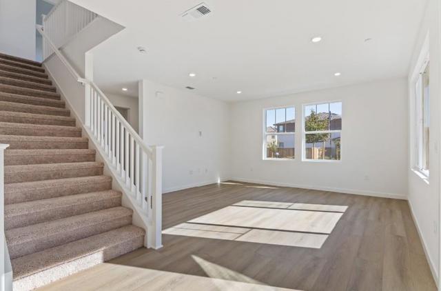 5709 Pathway Drive, Fairfield CA: https://media.crmls.org/mediaz/3da09515-4e6b-4e9c-8e92-aaeae9f77149.jpg
