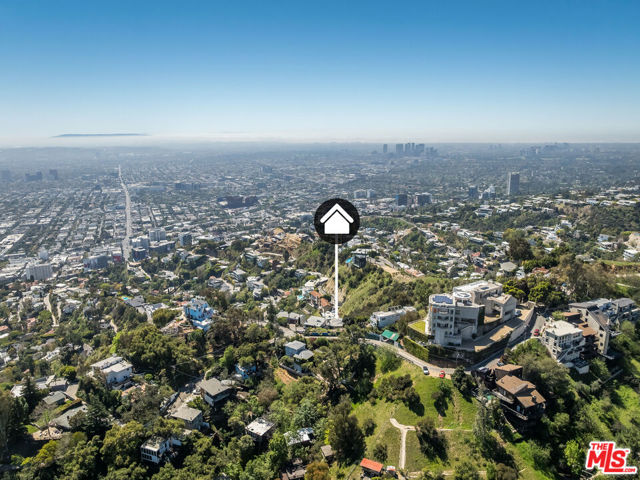 8506 Magnolia Drive, Los Angeles CA: https://media.crmls.org/mediaz/3da190ef-9390-4b4a-a3db-2ec57dcdc01b.jpg