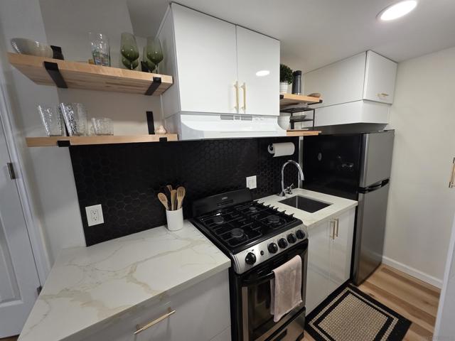 9180 Tokaj Ln, Spring Valley CA: https://media.crmls.org/mediaz/3da1a464-69db-4772-b214-4bff103be325.jpg
