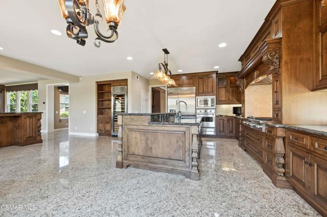 3194 Sunset Hills Boulevard, Thousand Oaks CA: https://media.crmls.org/mediaz/3da1ebad-b9a6-4396-a253-2482ae5bc44f.jpg