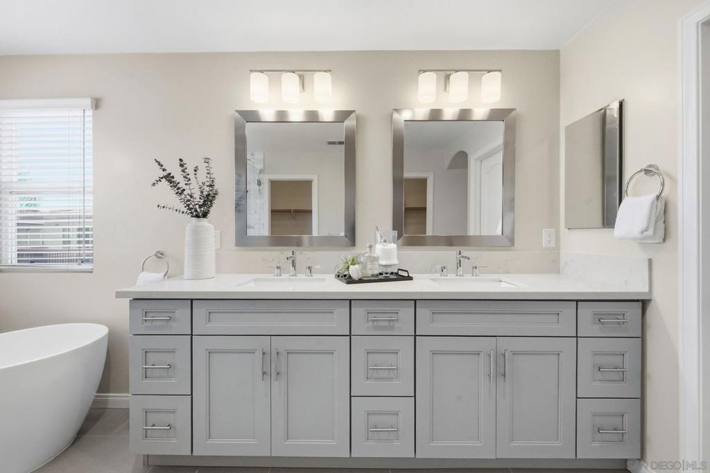 11478 Swan Lake - photo 18