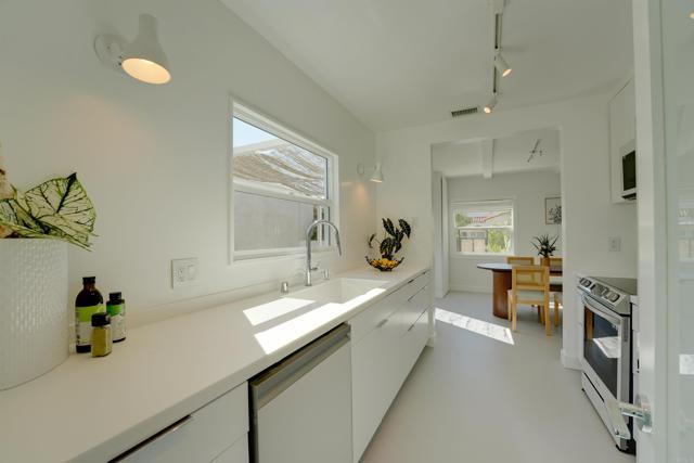 Detail Gallery Image 14 of 39 For 4928 Monroe Ave, San Diego,  CA 92115 - 2 Beds | 2 Baths