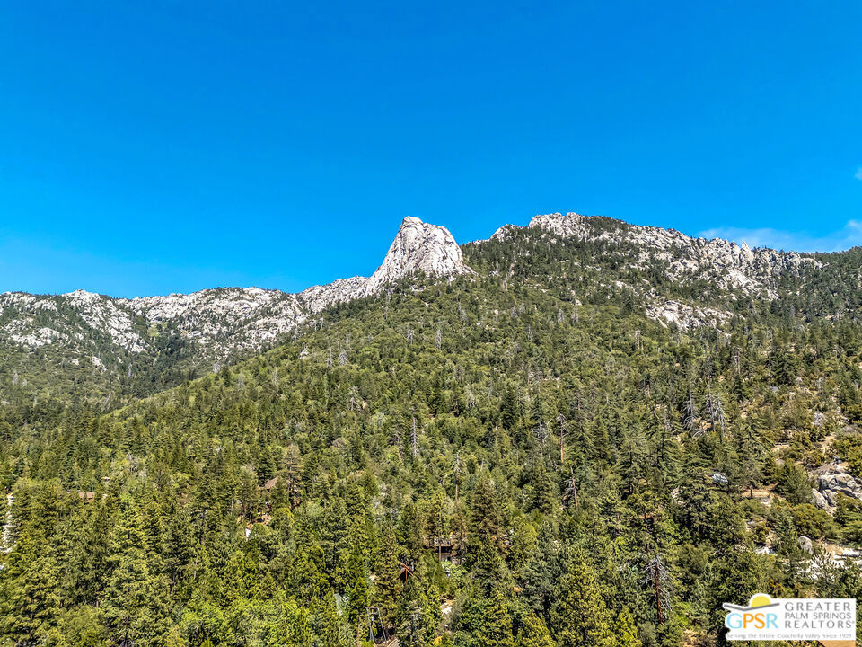 https://media.crmls.org/mediaz/3da287d0-1b8f-4e3d-afe3-0edcfe097fd6.jpg?preset=X-Large