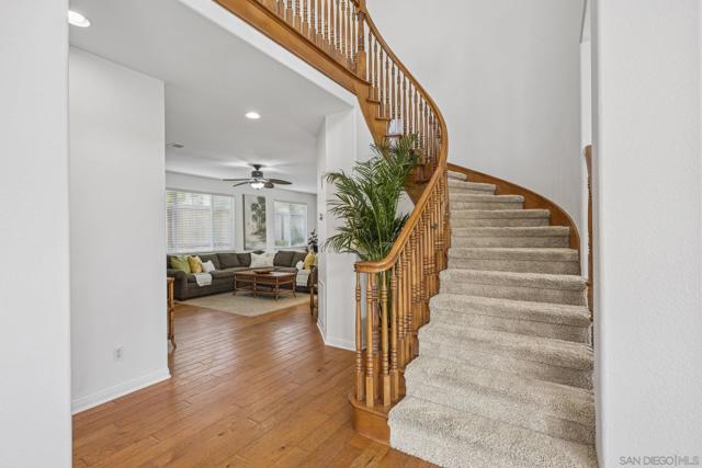 1266 Mariposa Rd, Carlsbad CA: https://media.crmls.org/mediaz/3da2c1f9-0116-4085-bdc0-3a581352b8c1.jpg