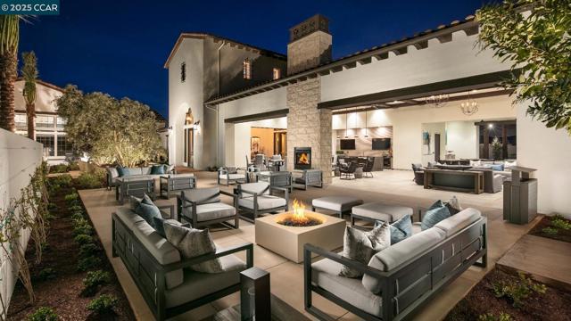 2205 Via Santa Elena, Morgan Hill CA: https://media.crmls.org/mediaz/3da2e5e0-4397-4486-831a-9813771daf94.jpg