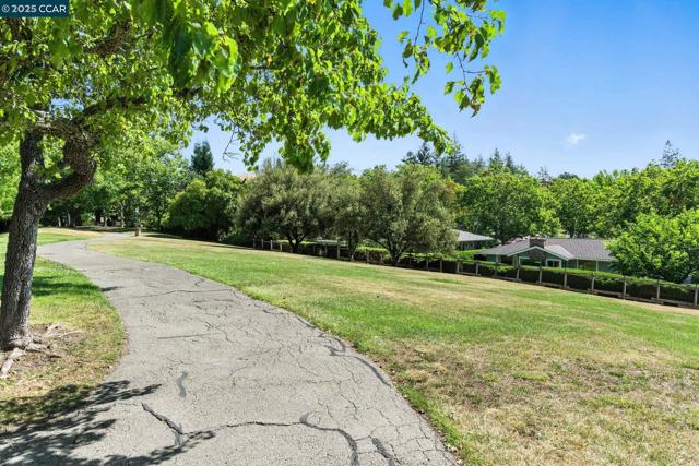 575 Old Orchard Dr, Danville CA: https://media.crmls.org/mediaz/3da33d57-1c79-4237-89b6-ce3d65927b73.jpg