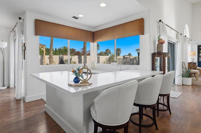 Image 24 of 54 For 76984 Sheffield Court