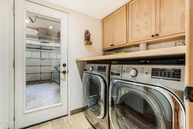 452 Fresh Meadows Road, Simi Valley CA: https://media.crmls.org/mediaz/3da426f5-28b2-4043-b940-2df80bf58b83.jpg