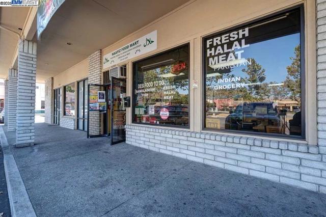 34595 Alvarado-Niles Blvd, Union City CA: https://media.crmls.org/mediaz/3da50718-a58e-4bc3-957d-4c1efb8bfd85.jpg