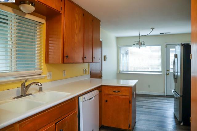 4295 N Archie Avenue, Fresno CA: https://media.crmls.org/mediaz/3da53667-d77a-4fae-8c2d-4b253114a386.jpg