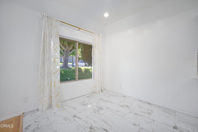 Detail Gallery Image 4 of 18 For 1781 Aleppo Ct, Thousand Oaks,  CA 91362 - 2 Beds | 2 Baths