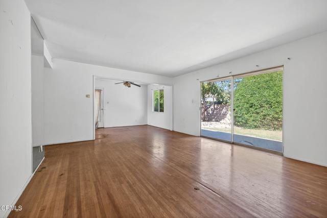 286 Homer Avenue, Ventura CA: https://media.crmls.org/mediaz/3da725bb-7489-451d-990a-d8ee2647ec80.jpg