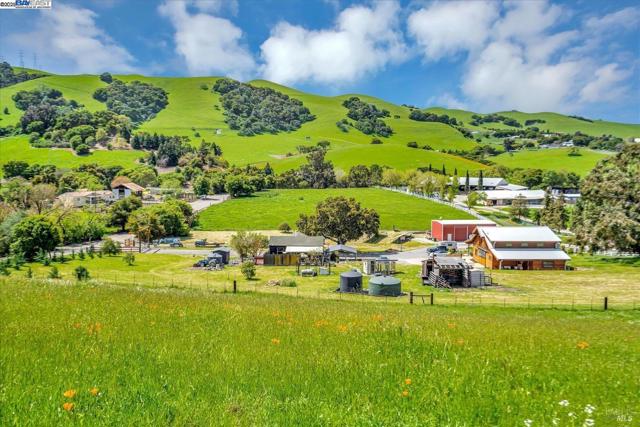 5135 Andrade Rd, Sunol CA: https://media.crmls.org/mediaz/3da80639-b276-4239-ba09-b9bbe944784e.jpg