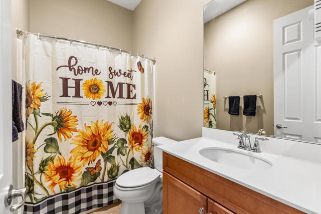 43606 Treviso Drive, Indio CA: https://media.crmls.org/mediaz/3da8acf6-6fcc-4df8-a039-d68e2da1830f.jpg