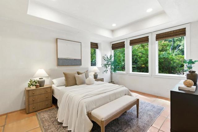 45 Sneckner Court, Menlo Park CA: https://media.crmls.org/mediaz/3da8face-9464-4fd2-8f5a-85eafefbc279.jpg