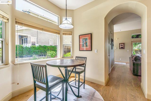 548 Gabriel Ct, Walnut Creek CA: https://media.crmls.org/mediaz/3da94989-481a-4e61-94f1-206b4d4072f5.jpg