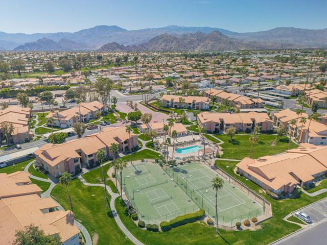 Image 29 of 31 For 78650 Avenue 42  101