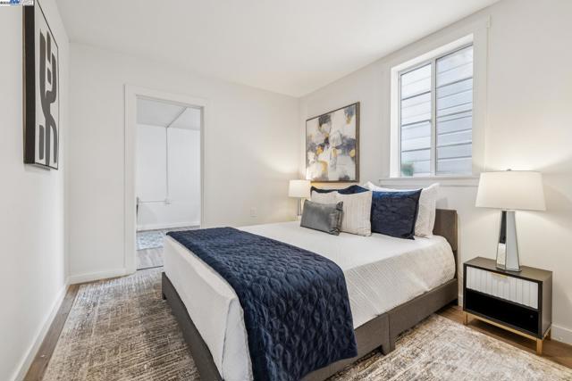 545 Central Ave, Alameda CA: https://media.crmls.org/mediaz/3da9f77d-576b-44bd-8fb7-f3839d696ab1.jpg